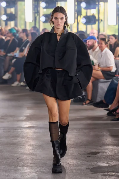 Look 1